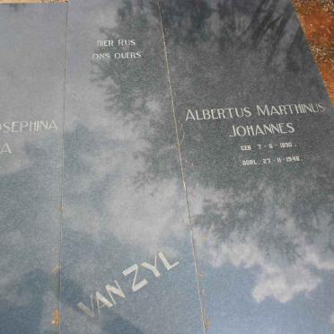 ZYL Albertus Marthinus Johannes, van 1890-1948 &amp; Magdalena Josephina Christiana 1894-1981