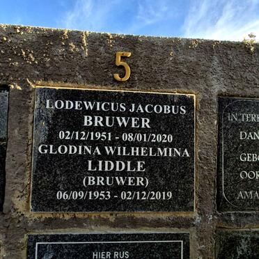 BRUWER Lodewicus Jacobus 1951-2020 & Glodina Wilhelmina LIDDLE 1953-2019