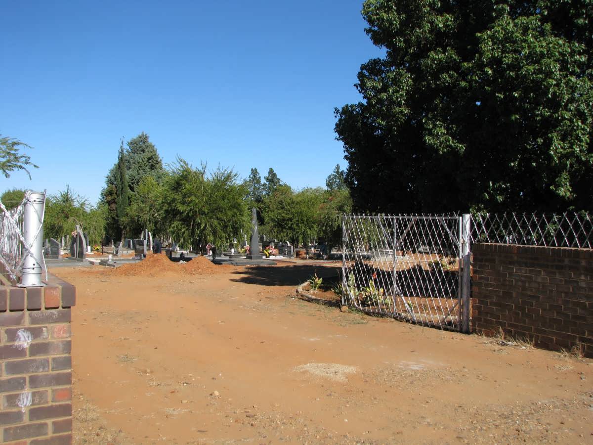 1. Entrance to the cemetery