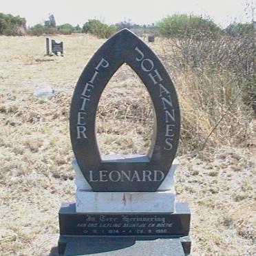 LEONARD Pieter Johannes 1974-1980
