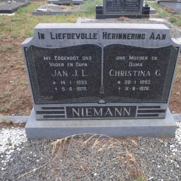NIEMANN Jan J.L. 1893-1975 &amp; Christina G. 1893-1976