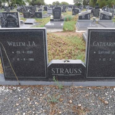 STRAUSS Willem J.A. 1898-1985 &amp; Catharina S.P. LOTTER 1906-1991