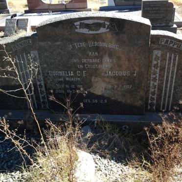 ? Jacobus J. 1907- &amp; Cornelia C.E. VAN NIEKERK 1911-1963