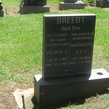 BREEDT Petrus G. 1921-1992 &amp; Magdalena A.F.C. 1924-1994