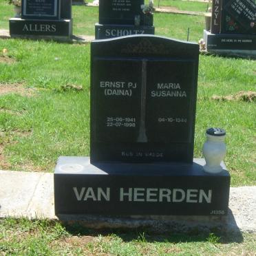 HEERDEN Ernst P.J., van 1941-1998 &amp; Maria Susanna 1944-
