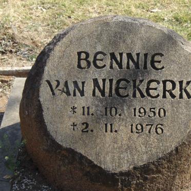 NIEKERK Bennie VAN.