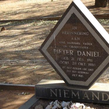 N - Vanne :: Surnames - N