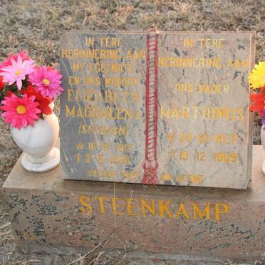 STEENKAMP Marthinus 1907-1969 & Elizabeth Magdalena SNYMAN 1917-19?5