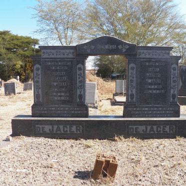 JAGER Daniel Jacobus, de 1884-1964 & Susara Susanna PRINSLOO 1897-1953