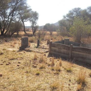 North West, BRITS district, Zoutpansdrift 415 JQ, farm cemetery_3
