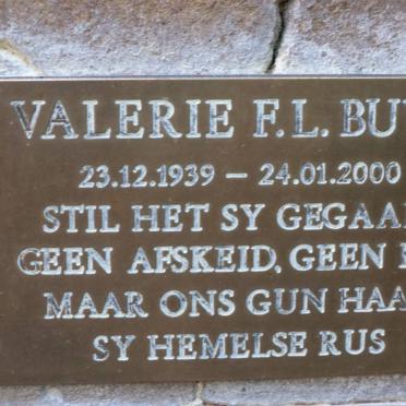BUYS Valerie 1939-2000