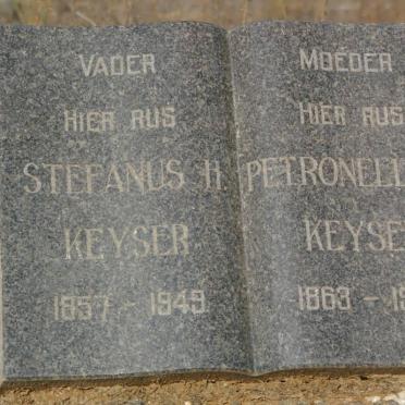 KEYSER Stefanus H. 1857-1949 &amp; Petronella H. 1863-1950
