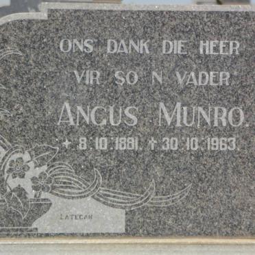 MUNRO Angus 1881-1963 &amp; Jacomina 1912- 