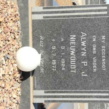 NIEUWOUDT Alwyn P.J. 1924-1977