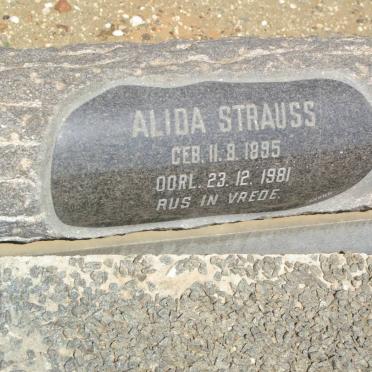 STRAUSS Alida 1895-1981