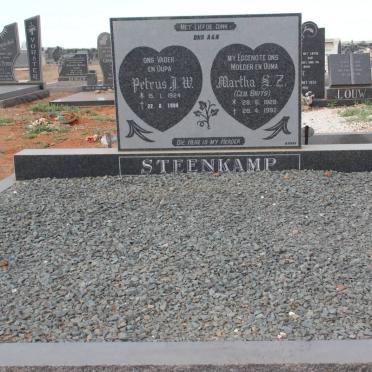 STEENKAMP Petrus J.W. 1924-1998 &amp; Martha S.Z. BRITS 1929-1992