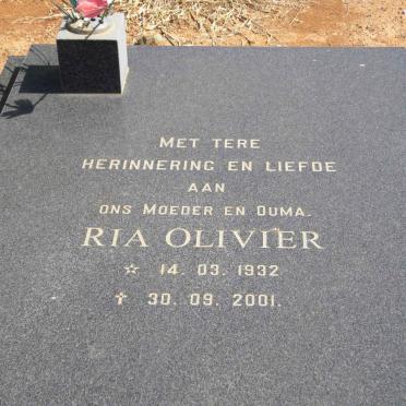 OLIVIER Ria 1932-2001