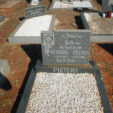 P -  Surnames starting with the letter P