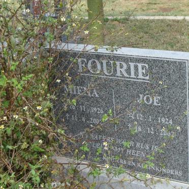 FOURIE Joe 1924-2002 &amp; Miena 1926-2002