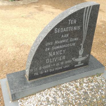 OLIVIER Nancy 1928-1992