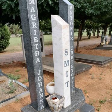 SMIT Antonie Christoffel 1945- &amp; Magrietha Johanna 1945-2011