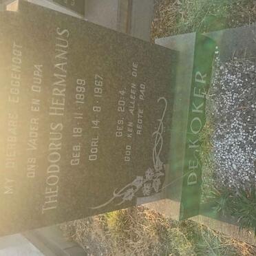 KOKER Theodorus Hermanus, de 1899-1967 &amp; Elsie Adriaana 1904-1984