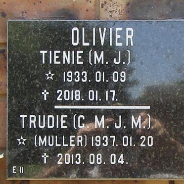 OLIVIER M.J. 1933-2018 &amp; G.M.J.M. MULLER 1937-2013