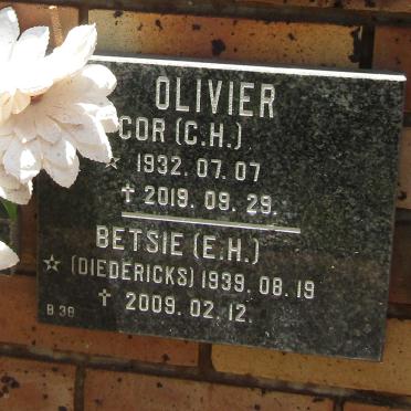 OLIVIER C.H. 1932-2019 &amp; E.H. DIEDERICKS 1939-2009