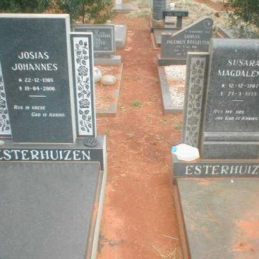 ESTERHUIZEN Josias Johannes 1908-2000 &amp; Susara Magdalena 1907-1975