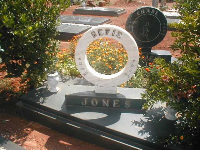 JONES Sefie 1978-1995