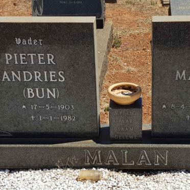 MALAN Pieter Andries 1903-1982 &amp; Maria Magdalena VAN HELSDINGEN 1910-1989