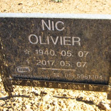 OLIVIER Nic 1940-2017
