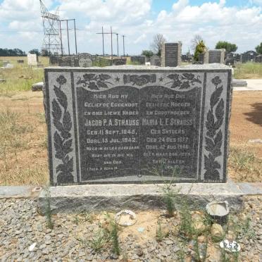 STRAUSS Jacob P.A. 1845-1942 &amp; Maria L.E. SNYDERS 1877-1946
