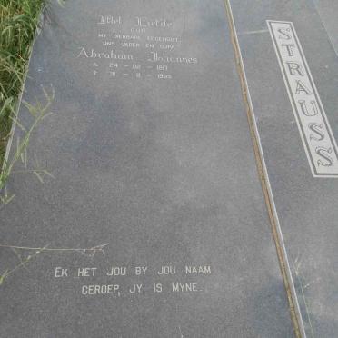 STRAUSS Abraham Johannes 1917-1995 &amp; Maria Elizabeth V. RENSBURG 1921-