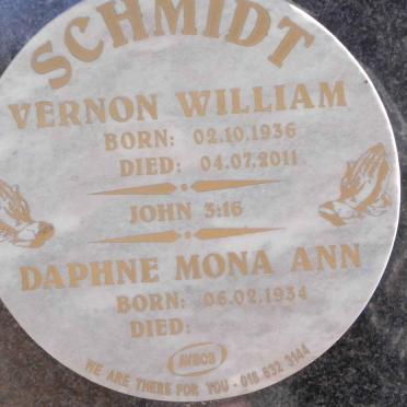 SCHMIDT Vernon William 1936-2011 &amp; Daphne Mona Ann 1934-
