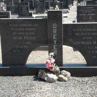DREYER Jacob Pieter 1894-1980 &amp; Gertruida M.E. 1907-1982