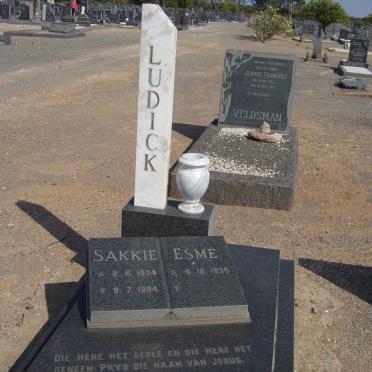 LUDICK Sakkie 1934-1994 &amp; Esmé 1935-