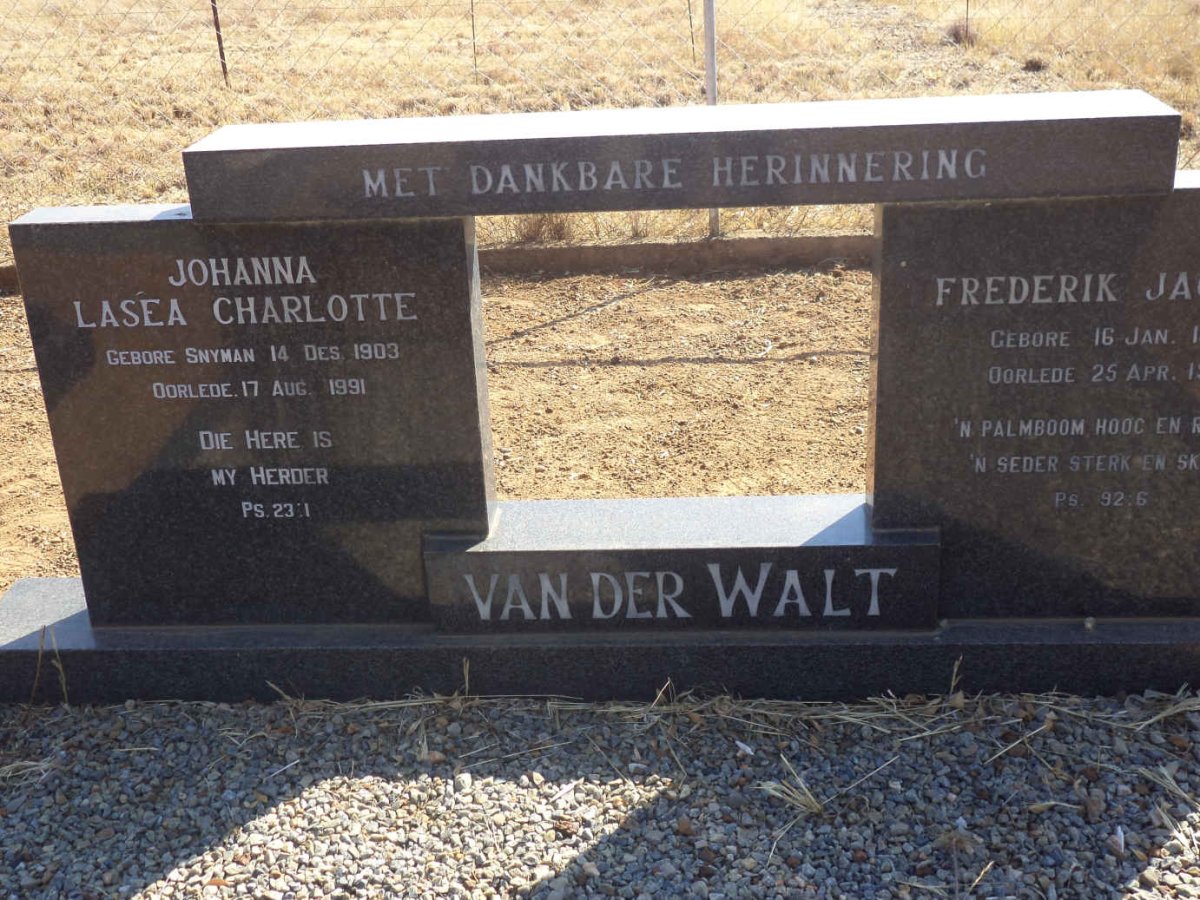 WALT Frederik Jacobus, van der 1890-1980 &amp; Johanna Lasea Charlotte SNYMAN 1903-1991