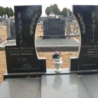 FOURIE George Frederik 1936-1973 &amp; Anna J.J. JANSEN VAN RENSBURG 1941-