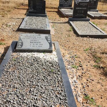 North West, LICHTENBURG district, Vaalkopje 111, Vaalkoppie, farm cemetery