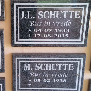 SCHUTTE J.L. 1933-2015 &amp; M. 1938-