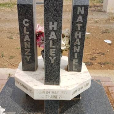 SMITH Haley 1977-2003 :: SMITH Clanzy 1978-  :: SMITH Nathaniel 1999