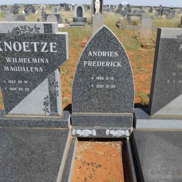 KNOETZE Andries Frederick 1930-2001 &amp; Sylvia BENADE 1933-1979 :: KNOETZE Wilhelmina Magdalena 1942-1999