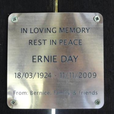 DAY Ernie 1924-2009