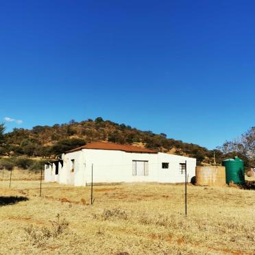North West, MADIKWE district, Mabalstad, Holfontein 160, Farm no. 667, farm cemetery