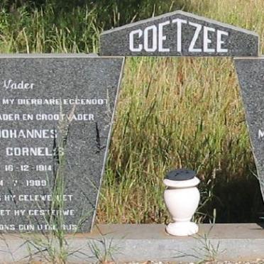 COETZEE Johannes Cornelis 1914-1989 &amp; Magdalena Alberta Cornelia V.D. MERWE 1918-1993