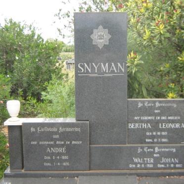 SNYMAN Bertha Leonora 1921-1985 :: SNYMAN André 1950-1975 :: SNYMAN Walter Johan 1958-1997