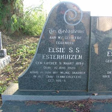 ESTERHUIZEN Petrus M. &amp; Elsie S.S. LUTHER, ESTERHUIZEN Heila M.P. nee RAS