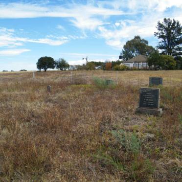 North West, POTCHEFSTROOM district, Bietjiesrus 632, farm cemetery