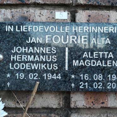 FOURIE Johannes Hermanus Lodewikus 1944- &amp; Aletta Magdalena 1942-2018
